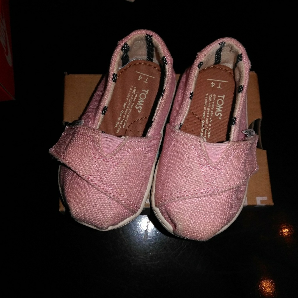 Baby Shoes - Picture 3 of 5